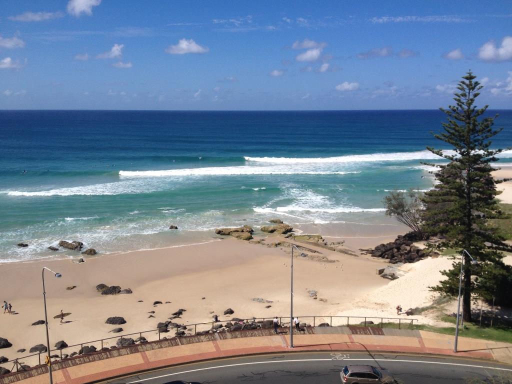 Kirra Point 11-2-2016