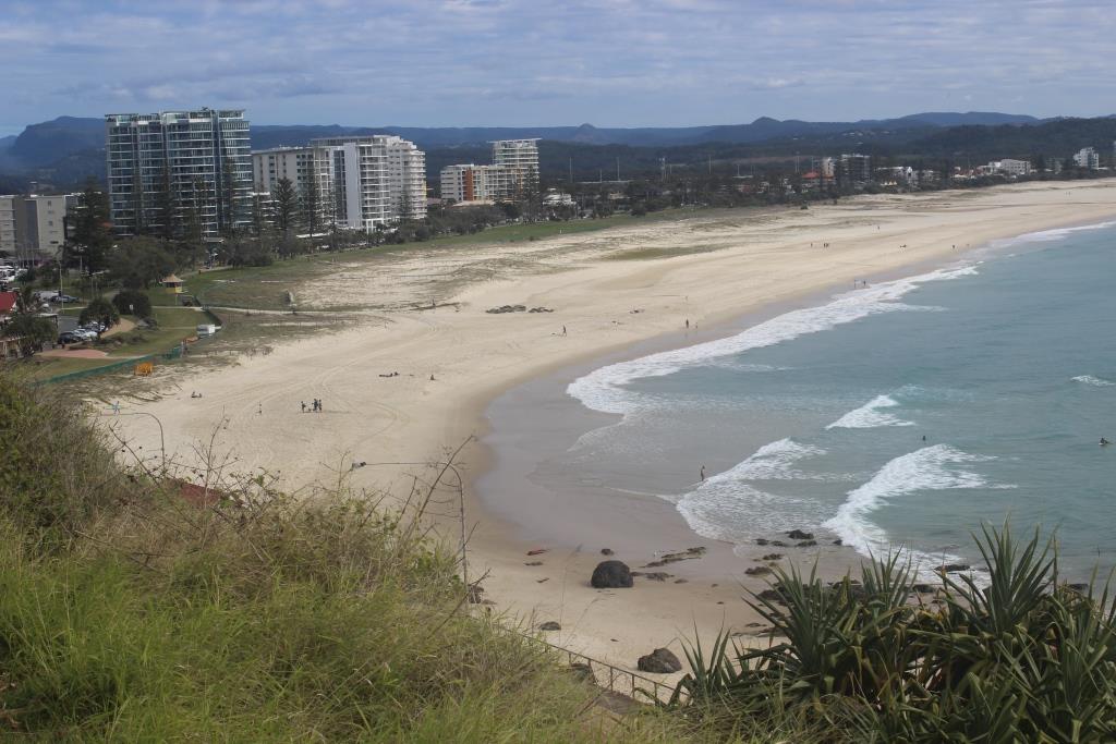 Kirra Beach (Miles St) 10 July 2015